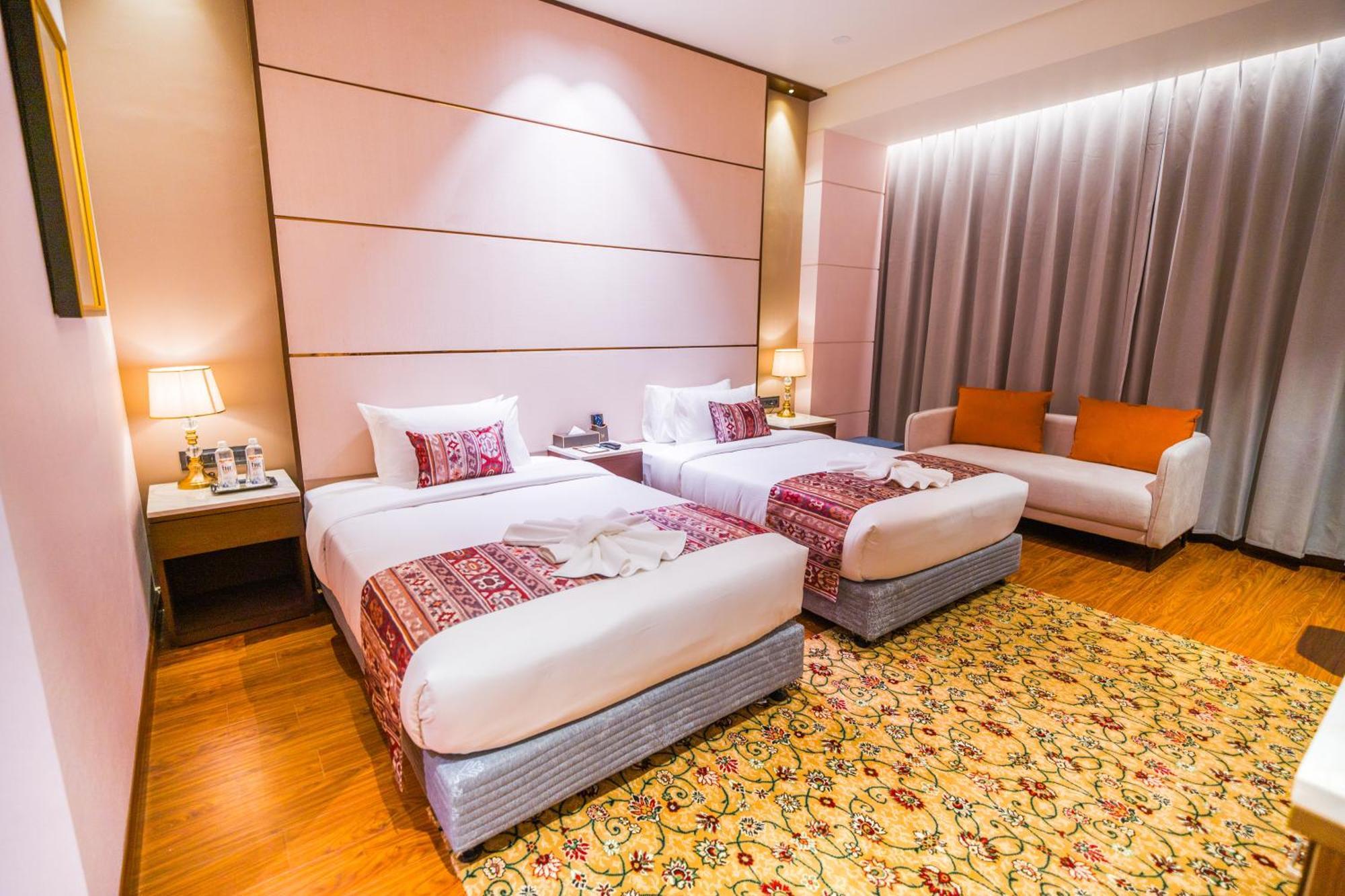 The Maple Hotel Bhopal Exterior photo